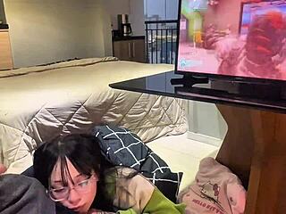 imagine giving a perfect blowjob to amberzinha while she plays call of duty