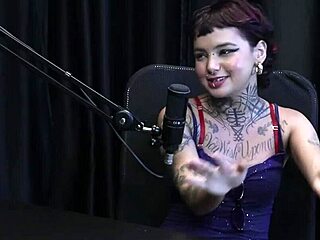 Annie Clementine starts sensual photos chats sg then fucks street outdoor trans style