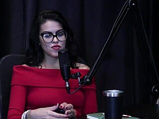 Annie Clementine starts sensual photos chats sg then fucks street outdoor trans style