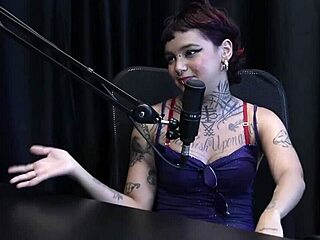 Annie Clementine starts sensual photos chats sg then fucks street outdoor trans style