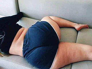 Wearing that Halloween mask got my dick sliding right in her pussy!