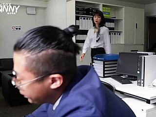 「兔子先生」becomes痴女玲醬社長's office toy - i am yours my charming boss 香月憐!!