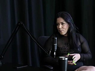 pri melancia tem 128cm de bunda bissexual ama pauzudo mas nem toda mina rola 😘🍑