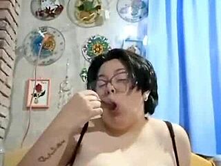 Marysubmissive’s saggy fat tits and huge ass handjob unleashes total whore submission