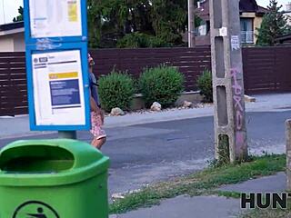 tourist lets homeowner bang blindfolded gf missionary for cash?