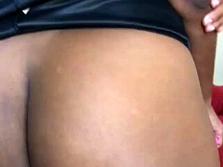 oh man my ebony milf pussy throbs playing vibrator then i pee everywhere