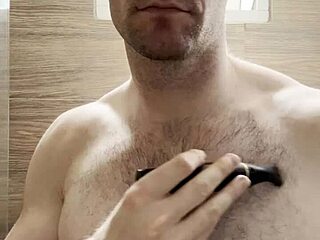 hey wanna see me trim my sweaty hairy armpits chest arms after gym for photoshoot?