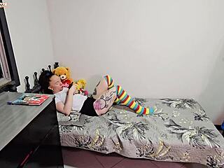 fingir's on phone with stud makin my hubby jealous so he fucks me like slut