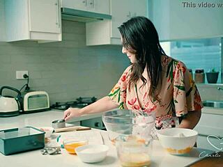 Charlie Forde teases Chasey Devil relentlessly before licking her pussy in muffin diving frenzy