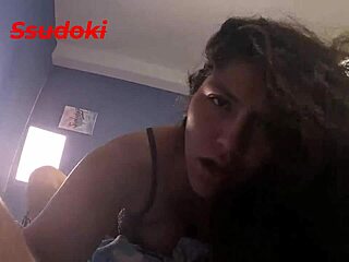 mi mejor amiga queria ganar plata extra asi que la contrate como mi putita personal la perra tenia la tanga lista para aprovecharla apretaba como virgen