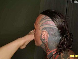 omg horny sara goes wild 😩 when her tattooed beau slurps her bald pussy and rims her ass 👅💦