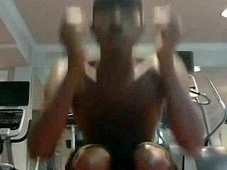 damn this cute 21-25 skinny black gym girl's homemade solo workout is straight fire 🔥