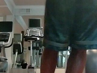 damn this cute 21-25 skinny black gym girl's homemade solo workout is straight fire 🔥