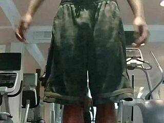 damn this cute 21-25 skinny black gym girl's homemade solo workout is straight fire 🔥