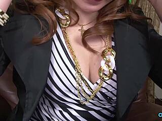 Băi, cum îi tratezi pizda aia și o stropești perfect pe față?