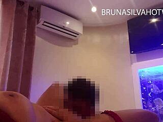 oh man... minha esposa brasileira milf com peitos falsos sendo exposta pelo corno marido