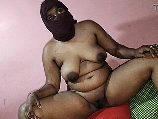 Kolkata coed fingers natural tits and medium pussy solo