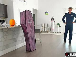 i'm fuckin up the house decoratin with halloween teen lover