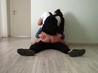 two horny college students ride quickie cowgirl before homework 😜📚