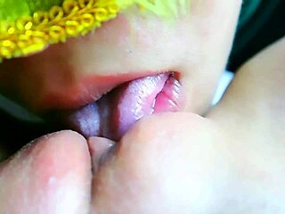 Behind the Scenes Thai Girl Pussy Licked by Photographer Ninewthai in Photoshoot