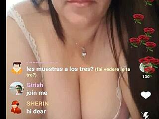 i'm spyin on red social eris... damn she's hottt didn't mean to stare so long