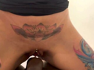 quer ver eu chupar a buceta melada da minha madrasta cheia da minha porra quente??