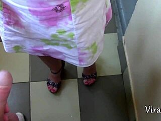 Neighbor teen's casual deepthroat blowjob ends in cum mouth at house entrance!