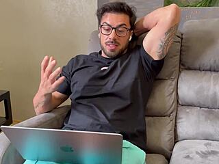 Annabelle blue stretches athletic body before wet pussy fetish fuck session