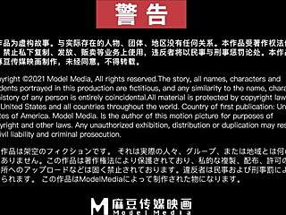 College girl seduces mature tutor in steamy ride