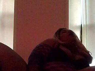 whoa, bbw gizelle lane's pretty tattooed pussy play with dildo 😍💦