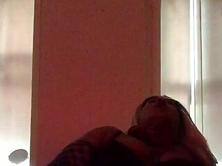 whoa, bbw gizelle lane's pretty tattooed pussy play with dildo 😍💦