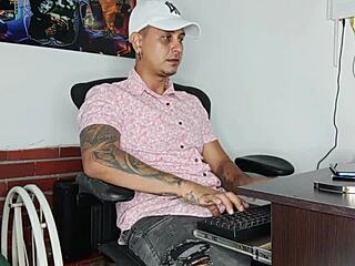 Curvy colombian secretary bbw wet pussy fucked passionately by boss for raise