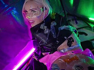 huge dildo rips my ass and pussy wide 😈🔥