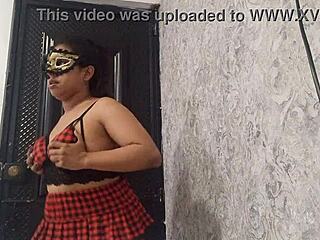 exotic dancer spreads open pussy lips fingering to squirting orgasm onstage