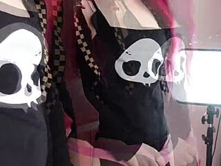 redhead tranny pinky cums hard in mirror 😍💦🔥