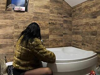 Thick Latina Milf Calla Pees in Bathtub Fur Coat Pantyhose Jerk Off Tease