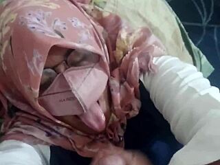 WOW, AUNTIE RIANI SUCKS FAT COCK AND LOVES EVERY INCH!