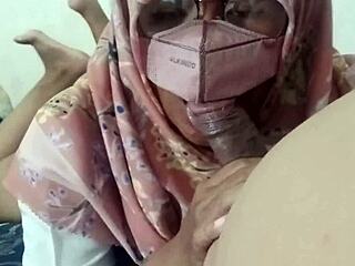 WOW, AUNTIE RIANI SUCKS FAT COCK AND LOVES EVERY INCH!