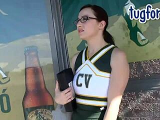 katie morgan soaks her tight jeans peeing omorashi wetting 😩💦