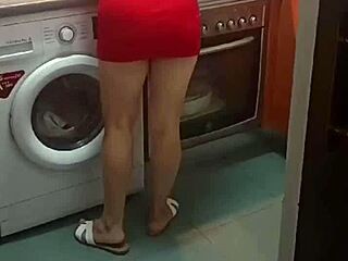 La Mejor Cogida Con Mi Madrastra En La Cocina Llena De Orgasmos Y Creampie Anal