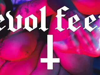 Lesbian Foot Lick Turns to Pussy Gaping Fuck