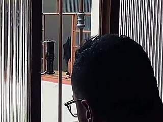 se tem um homem feliz nesse mundo é esse corno voyeur cuckold
