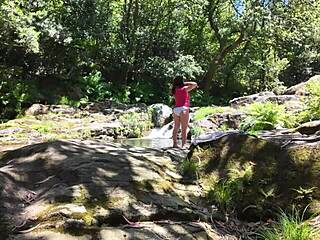 HUNTING YOUNG MOMMY LEADS TO ROUGH OUTDOOR PUSSY POUNDING BY THE BEACH