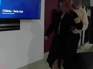 Hotwife mexicana begs old hubby watch huge creampie doggystyle ass pounding 😍💦