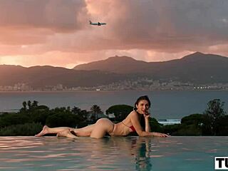 Jadilica's Oiled Ass Gapes Wide for Anal Gold Training