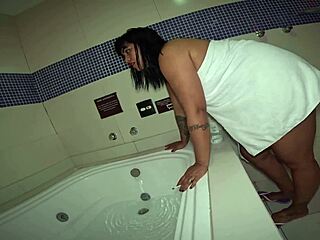 Safada's hairy pussy solo in motel bath, jerkoff and smoke fetish?