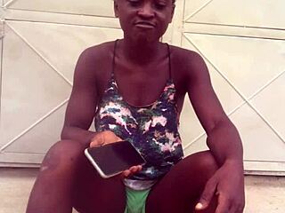 Crazy African Bitch Twerks Wild To Nigeria Afro Music Beats