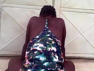 Crazy African Bitch Twerks Wild To Nigeria Afro Music Beats