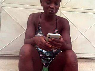 Crazy African Bitch Twerks Wild To Nigeria Afro Music Beats