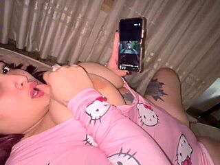 mi novio me pilla viendo porno de mi ex con sus tetas grandes y me folla el coño con polla monstruosa